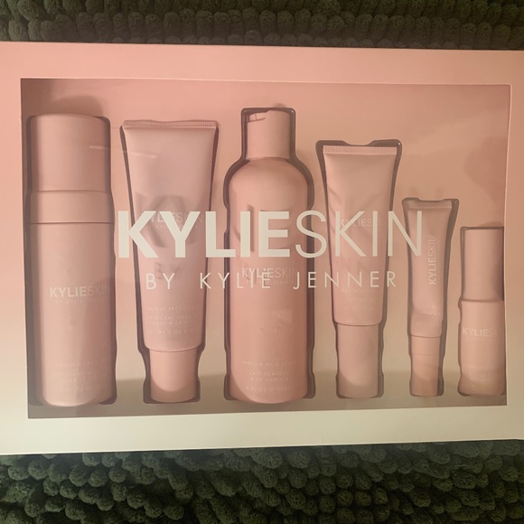 Kylie skincare set